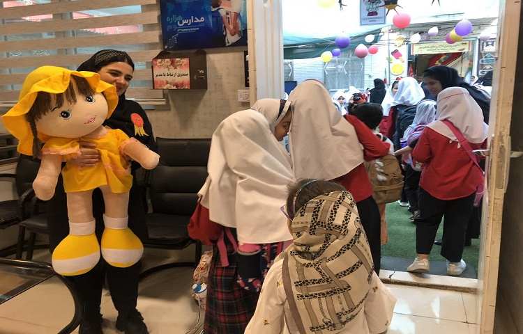 استقبال از دانش آموزان در اولین روز پایگاه تابستانی 2