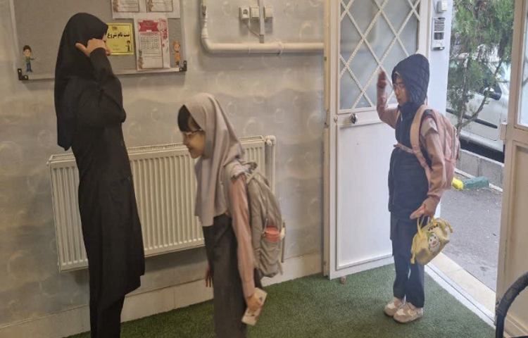 استقبال صبحگاهی از دانش آموزان 1