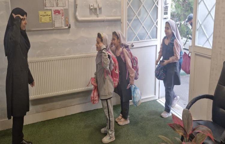 استقبال صبحگاهی از دانش آموزان 3