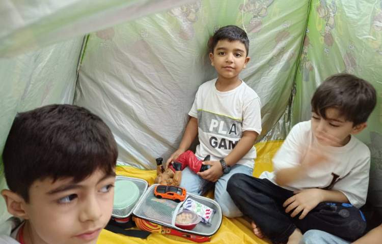 استقلال من مبحث :اردوی اسباب‌بازی و آشنایی با چگونگی استفاده از قاشق و چنگال 2