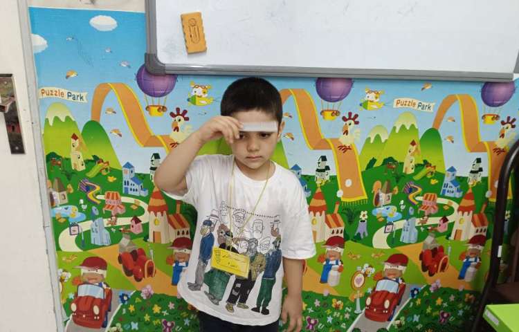 استقلال من مبحث: مسواک زدن و شانه کردن مو