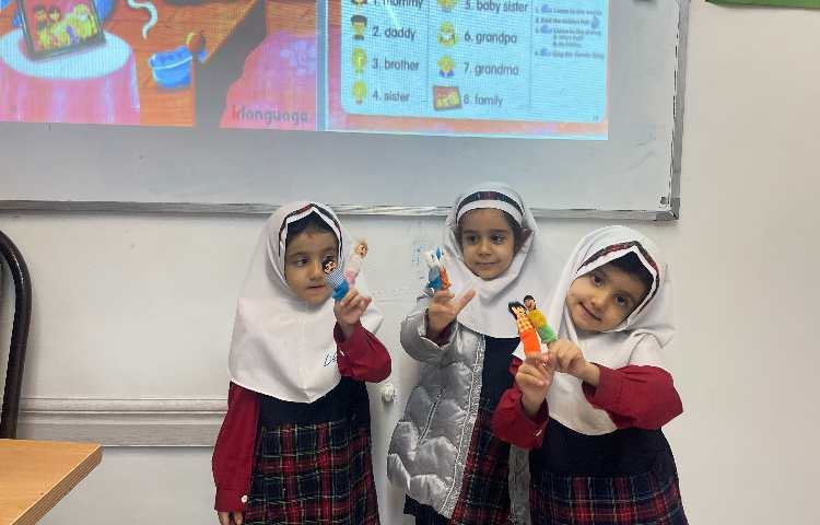 اعضای خانواده 4