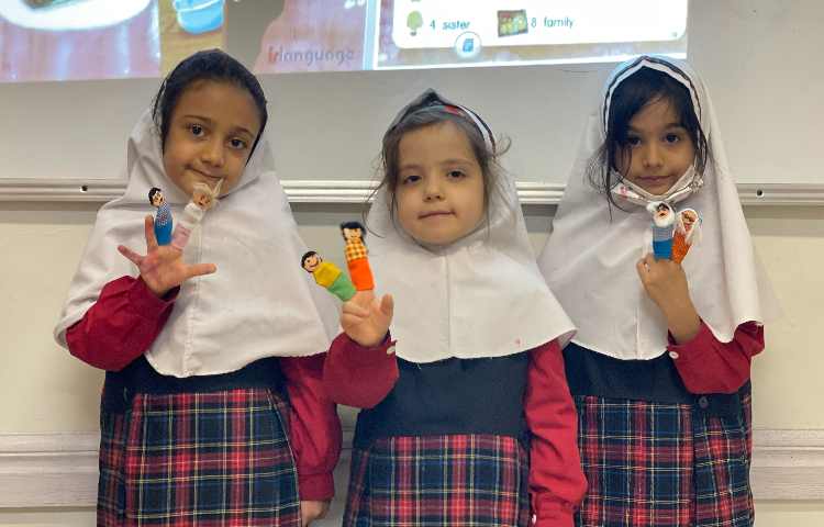 اعضای خانواده 8