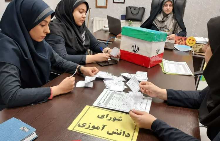 اعلام منتخبین شورای دانش آموزی 6