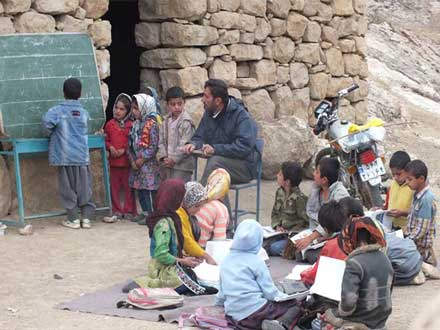 ارائه آموزش‌های فناورانه به معلمان و دانش‌آموزان مناطق محروم