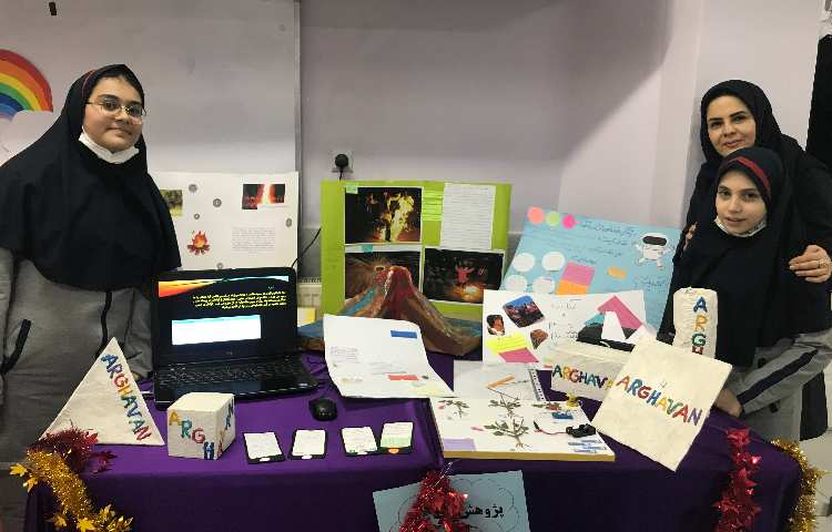 افتتاح و برگزاری نمایشگاه هفته پژوهش 11