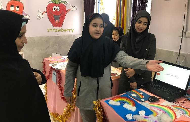 افتتاح و برگزاری نمایشگاه هفته پژوهش 8