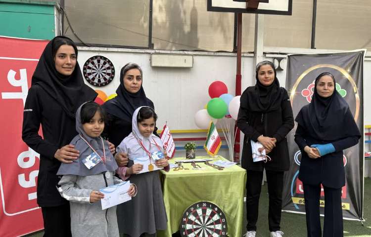 افتخار آفرینان دبستان دخترانه علوی 4