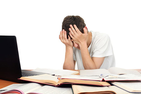 تأثیر دوستان و اطرافیان در افت تحصیلی دانش‌آموزان