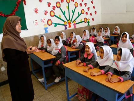 جریان تربیت در مدرسه بدون همراهی و باور معلمان شکل نمی‌گیرد