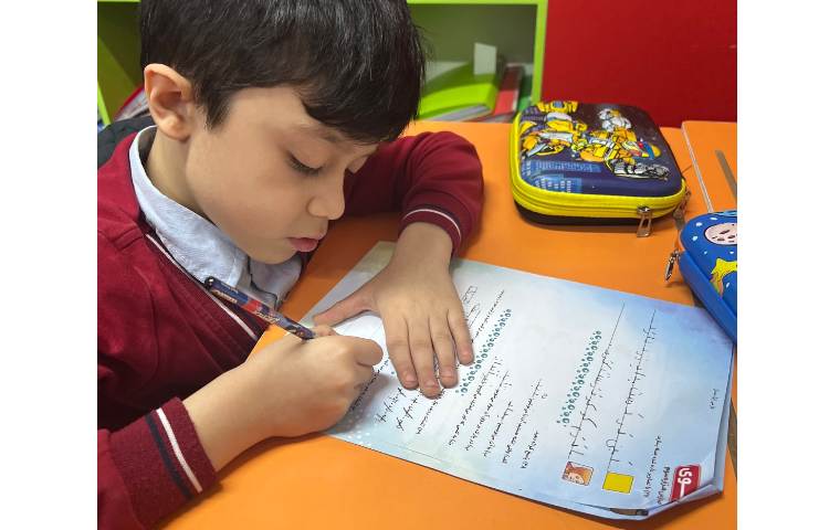 امروز ارزشیابی فارسی برگزار شد . 1