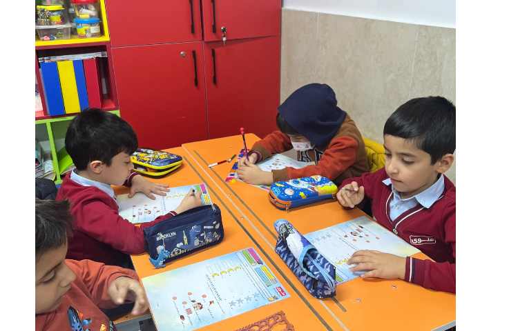 امروز ارزشیابی فارسی برگزار شد . 4