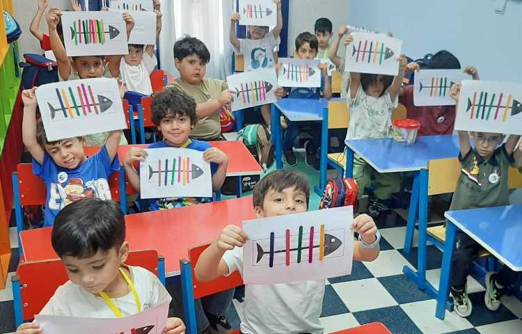 امروز در زنگ بازی و ریاضی موضوع کلاس : ماهی رنگانگ 1