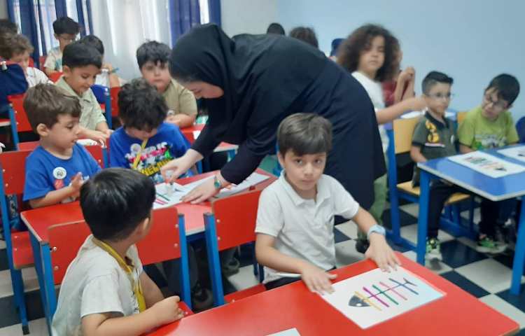 امروز در زنگ بازی و ریاضی موضوع کلاس : ماهی رنگانگ 3