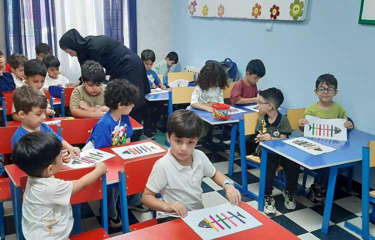 امروز در زنگ بازی و ریاضی موضوع کلاس : ماهی رنگانگ