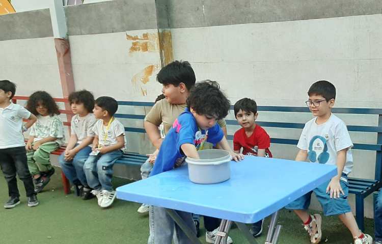 امروز در زنگ تابستانه موضوع کلاس: آب بازی 4