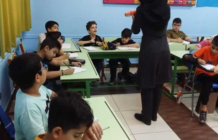 املای خلاق کلمات و جمله سازی توسط دانش آموزان 3