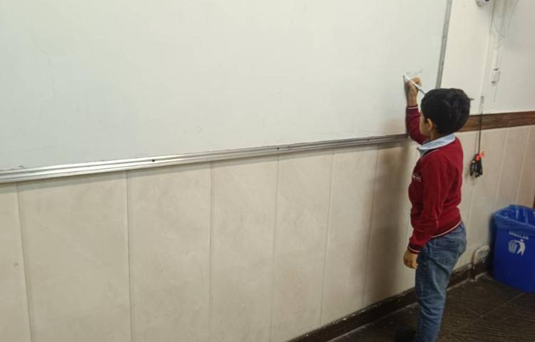 املای پای تخته‌ای با مشارکت دانش‌آموزان 1