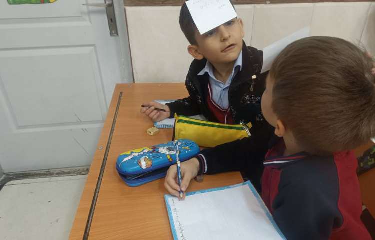 املای پیشانی با هدف دقت و تمرکز و همکاری