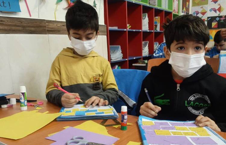 املای کاغذ رنگی