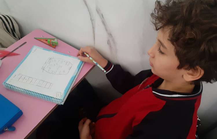 املای کوزه‌ای پیدا کردن کلمات نادرست و نوشتن کسر برای آنها 2