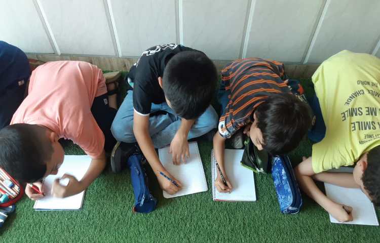 املا خارج از محیط کلاس در فضای باز 2