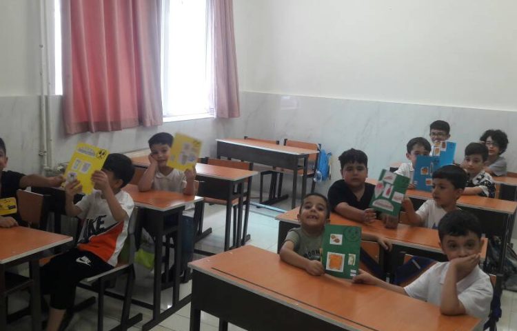 اموزش خوراکی های سالم و ناسالم درکلاس اجرا شد 2