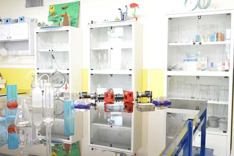 آزمایشگاه در مدارس علوی