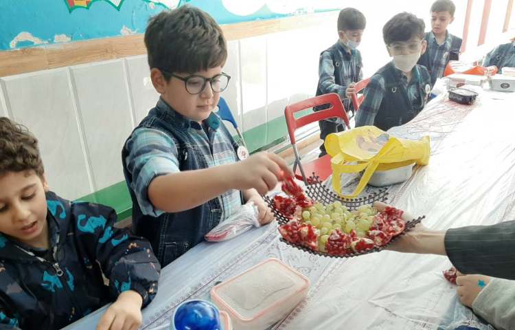 :انار و انگور جهت ایجاد انگیزه نشانه اَ 3