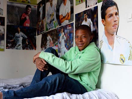 شکل‌گیری هویت و شخصیت