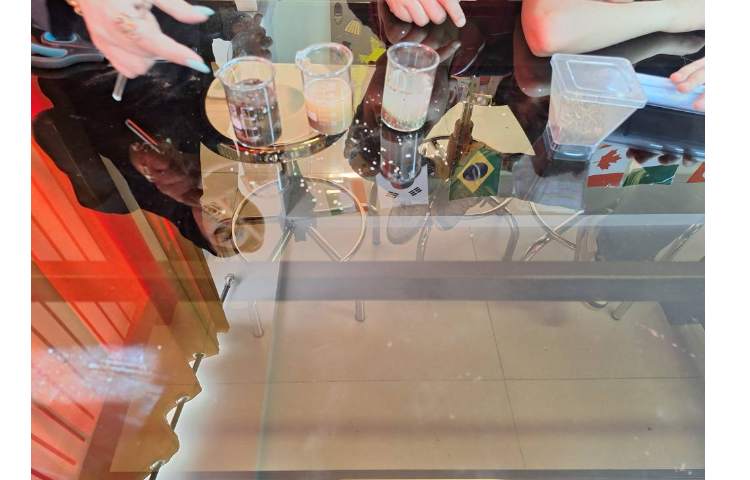 انجام آزمایش انواع خاک ها و میزان نفوذپذیری آن هل 1