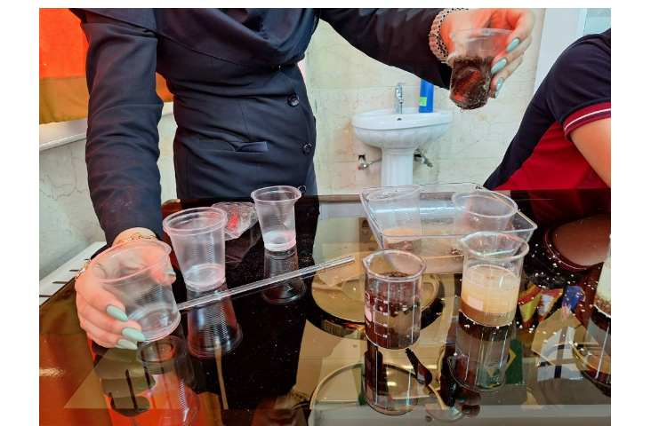 انجام آزمایش انواع خاک ها و میزان نفوذپذیری آن هل 4