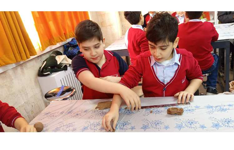 انجام آزمایش سنگ های آذرین و سنگ های دگرگون 4