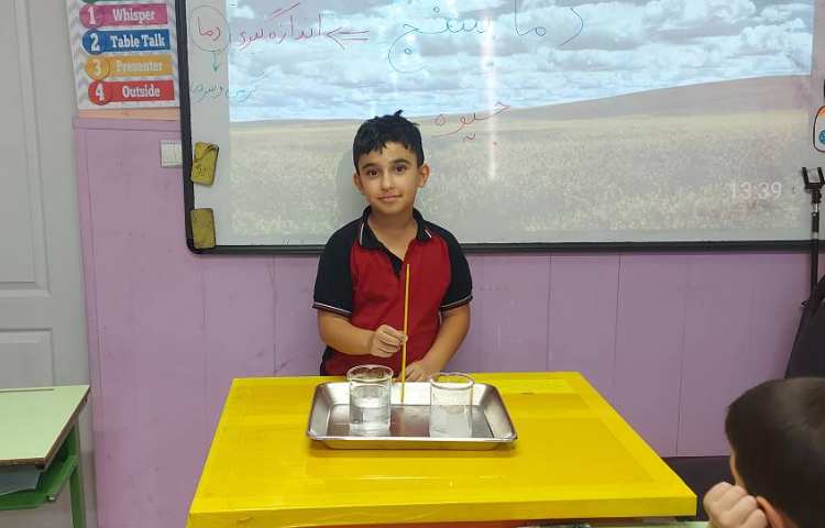 انجام آزمایش علوم (اندازه گیری دما) 2