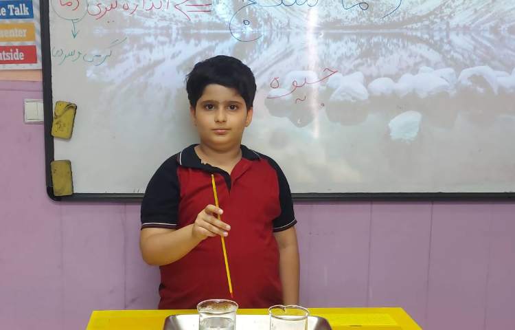 انجام آزمایش علوم (اندازه گیری دما) 4