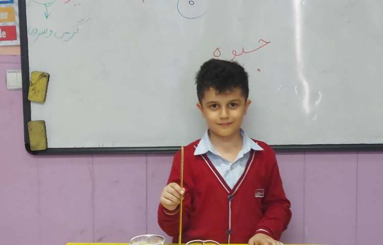 انجام آزمایش علوم (اندازه گیری دما)