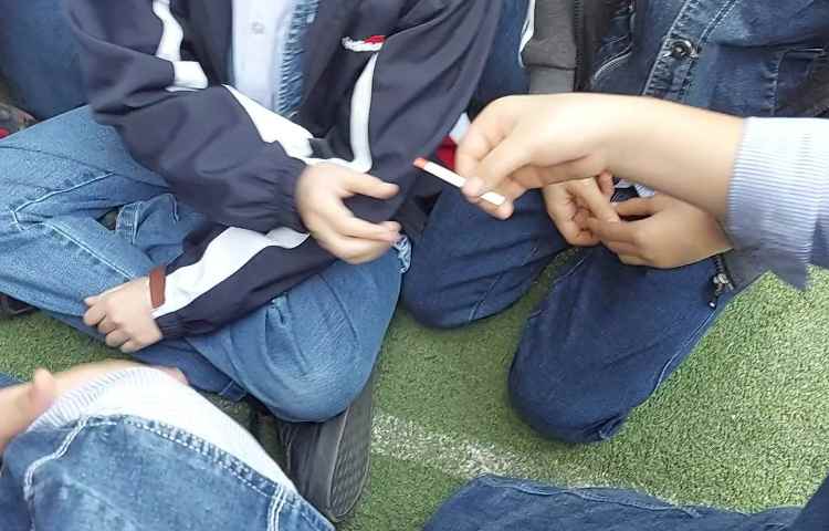 انجام آزمایش علوم ( بررسی خاصیت اسیدی و بازی مواد ) 3