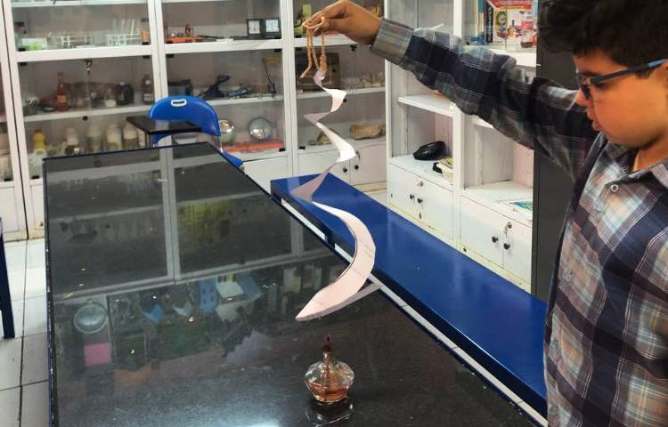 انجام آزمایش علوم (تبدیل انرژی ها ) پایه چهارم دبستان 3