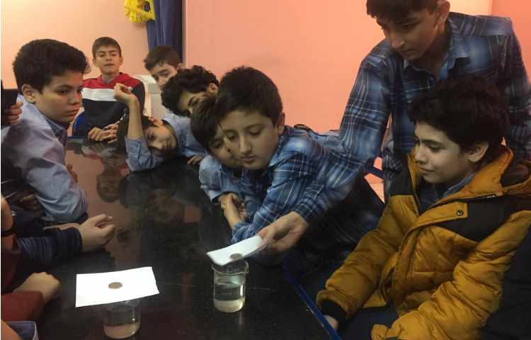 انجام آزمایش نیروی اینرسی در آزمایشگاه 2