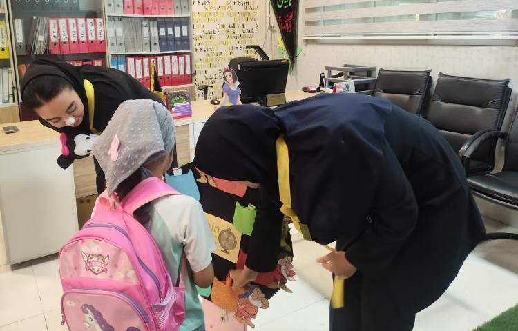 انجام بازی زبان افتتاحیه پایگاه تابستانی 2