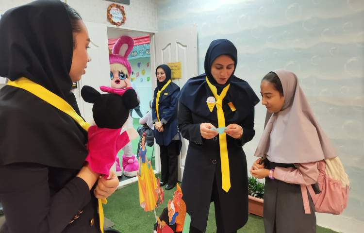 انجام بازی زبان افتتاحیه پایگاه تابستانی 4