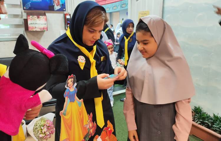 انجام بازی زبان افتتاحیه پایگاه تابستانی 5