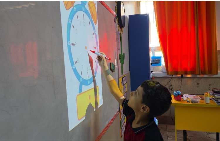 انجام بازی ساعت خوانی به همراه Dice 3