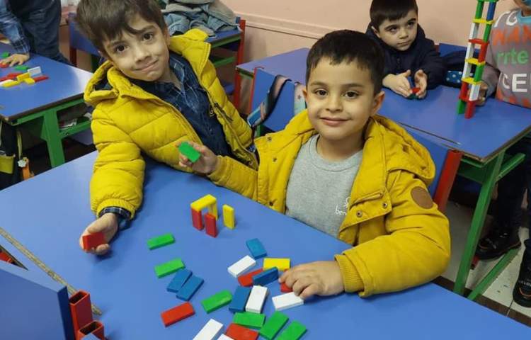 انجام بازی شاد و مهیج دومینو پیش دبستان 1