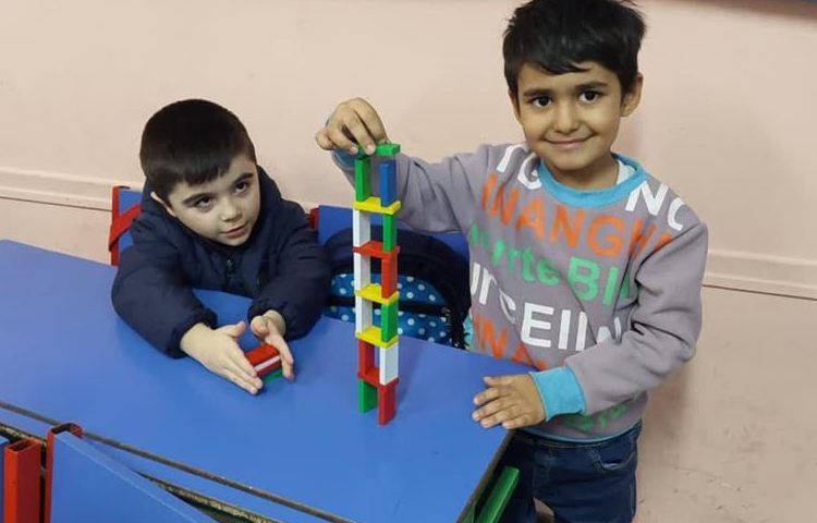 انجام بازی شاد و مهیج دومینو پیش دبستان 3