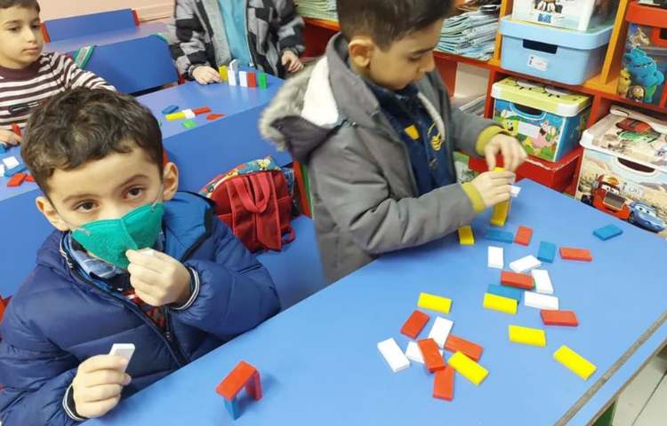 انجام بازی شاد و مهیج دومینو پیش دبستان 4