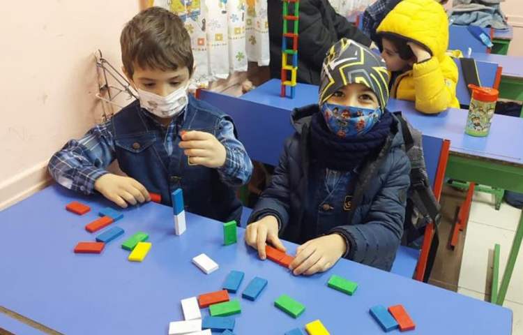 انجام بازی شاد و مهیج دومینو پیش دبستان 5