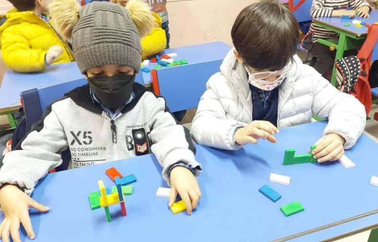 انجام بازی شاد و مهیج دومینو پیش دبستان 6