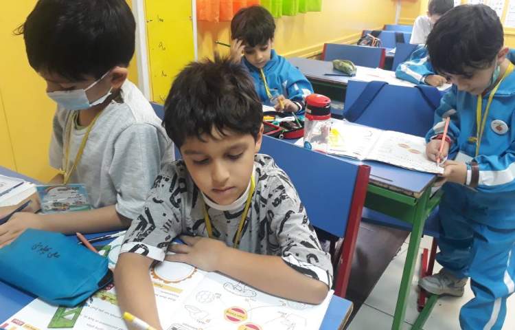 :انجام تمارین science (living/nonliving) 1