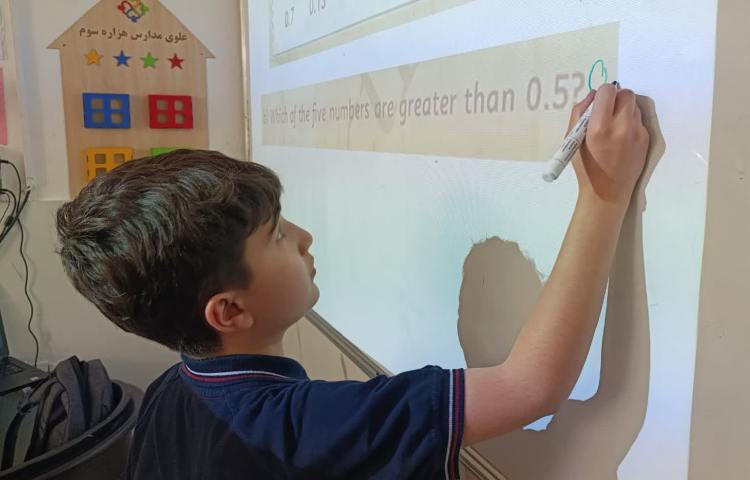 انجام تمرین‌های کتاب در زنگ Math 3